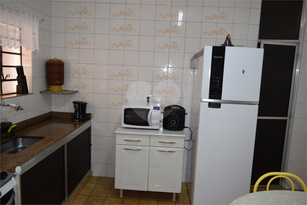 SOBRADO ÓTIMA LOCALIZAÇÃO  200 AC