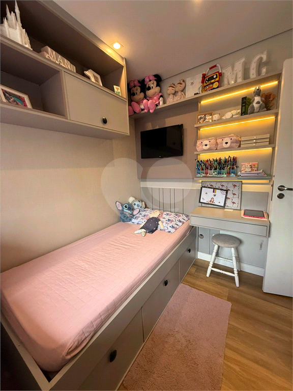 Apartamento à venda na Parada Inglesa . Com 2 dormitórios, 1 suíte, Varanda Gourmet e 1 vaga.