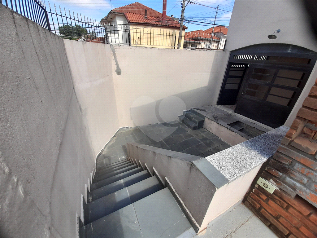 Sobrado para venda ou locação.