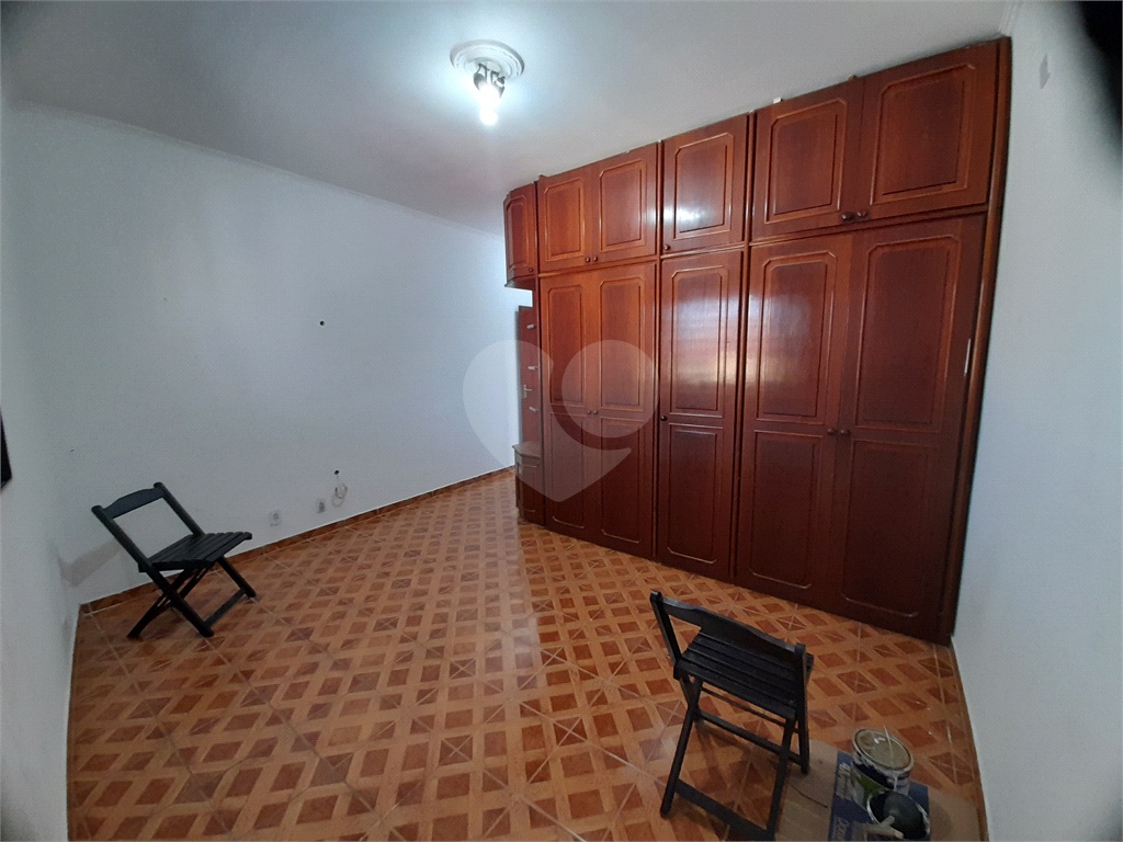 Sobrado para venda ou locação.