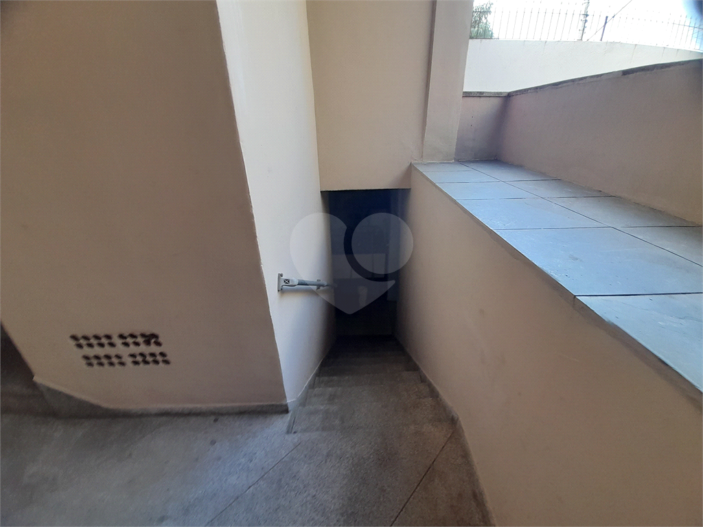 Sobrado para venda ou locação.
