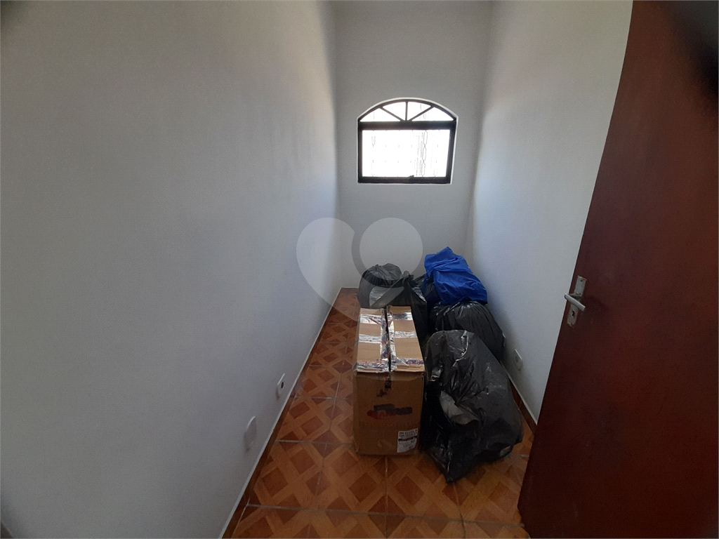 Sobrado para venda ou locação.