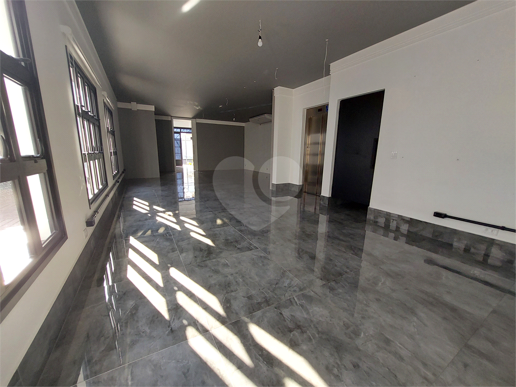 NOVO PRÉDIO COMERCIAL NA BRAZ LEME , 300 M² IMPECÁVEL COM ELEVADOR, PÉ DIREITO DUPLO
