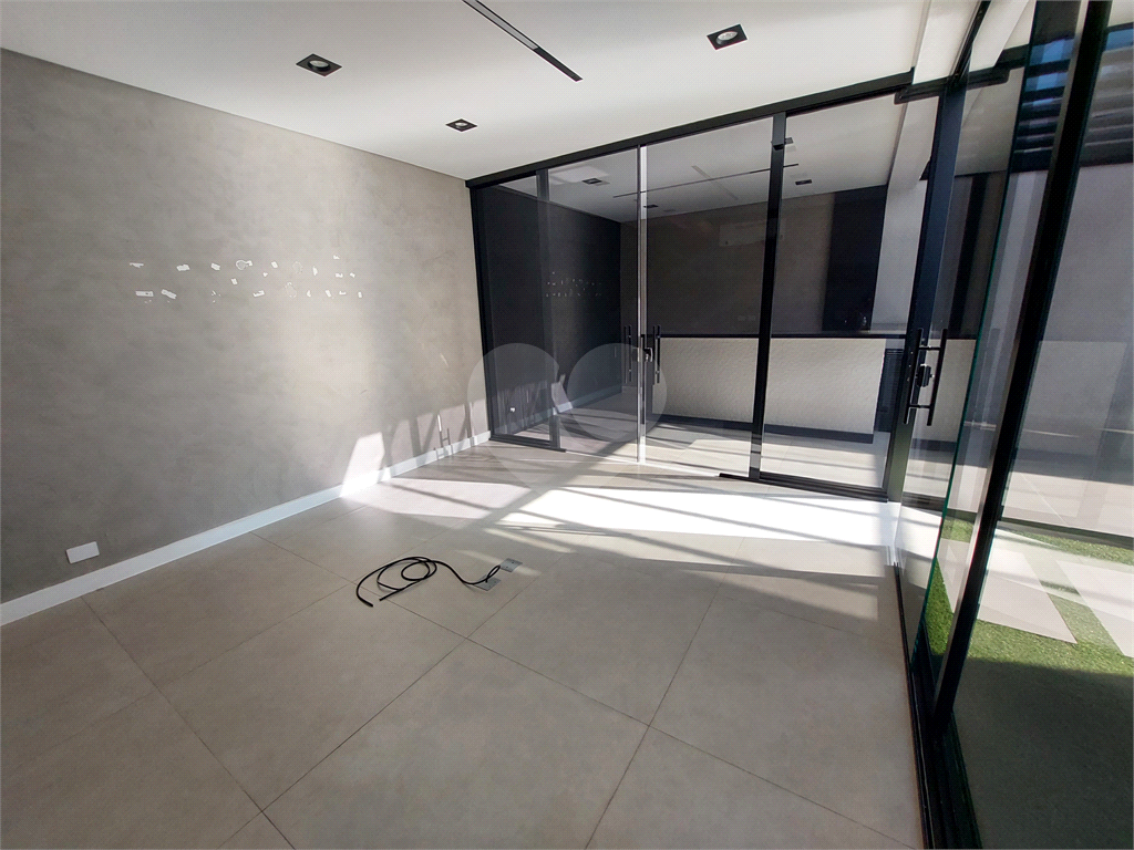 NOVO PRÉDIO COMERCIAL NA BRAZ LEME , 300 M² IMPECÁVEL COM ELEVADOR, PÉ DIREITO DUPLO