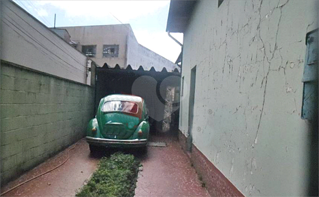 Ótimo como terreno para futuras instalações