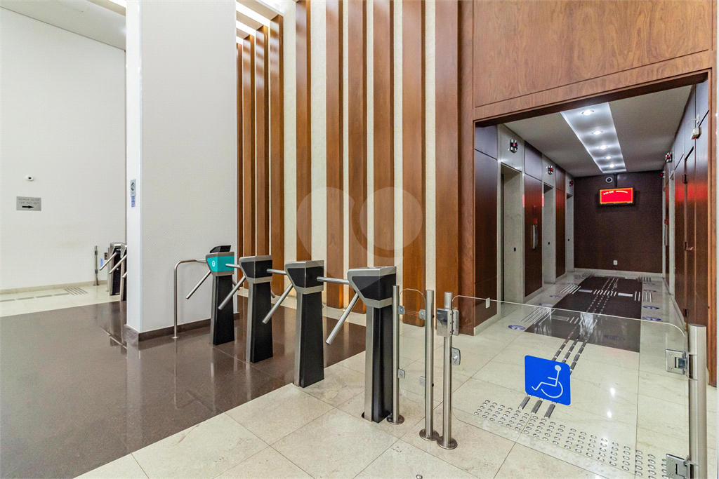 SALA COMERCIAL À VENDA COM 47 M2 REFORMADA E MOBILIADA NA ÁGUA BRANCA - POMPÉIA