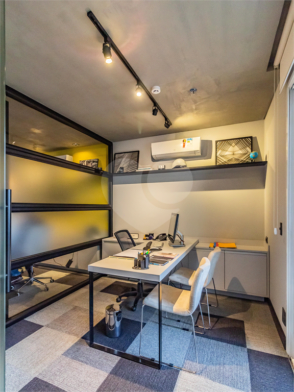 SALA COMERCIAL À VENDA COM 47 M2 REFORMADA E MOBILIADA NA ÁGUA BRANCA - POMPÉIA