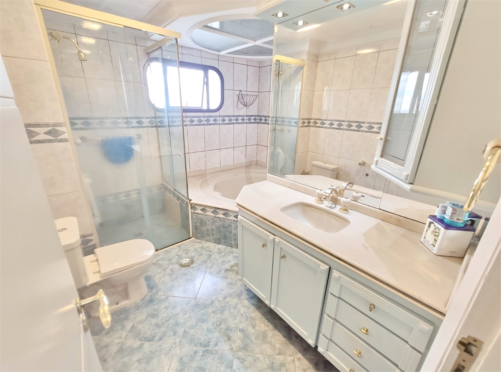 Apartamento com 3 suítes e hidromassagem 