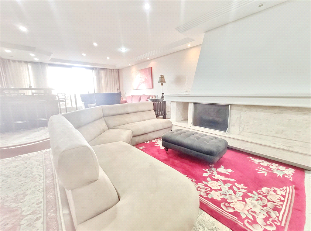 Apartamento com 3 suítes e hidromassagem 