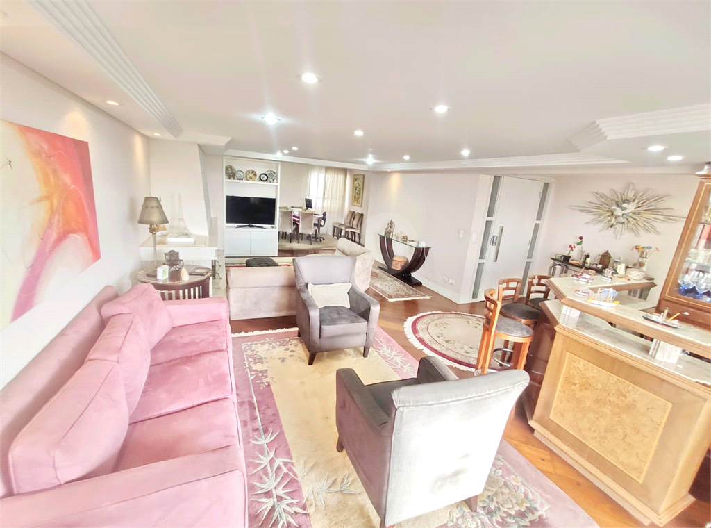 Apartamento com 3 suítes e hidromassagem 