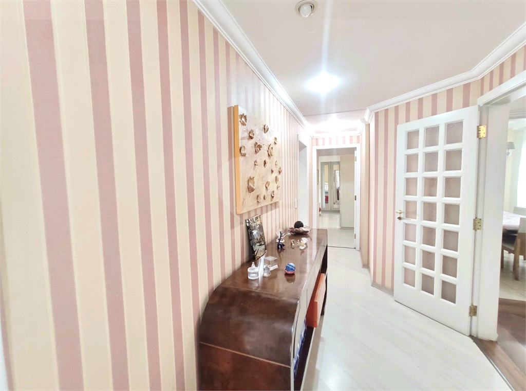 Apartamento com 3 suítes e hidromassagem 