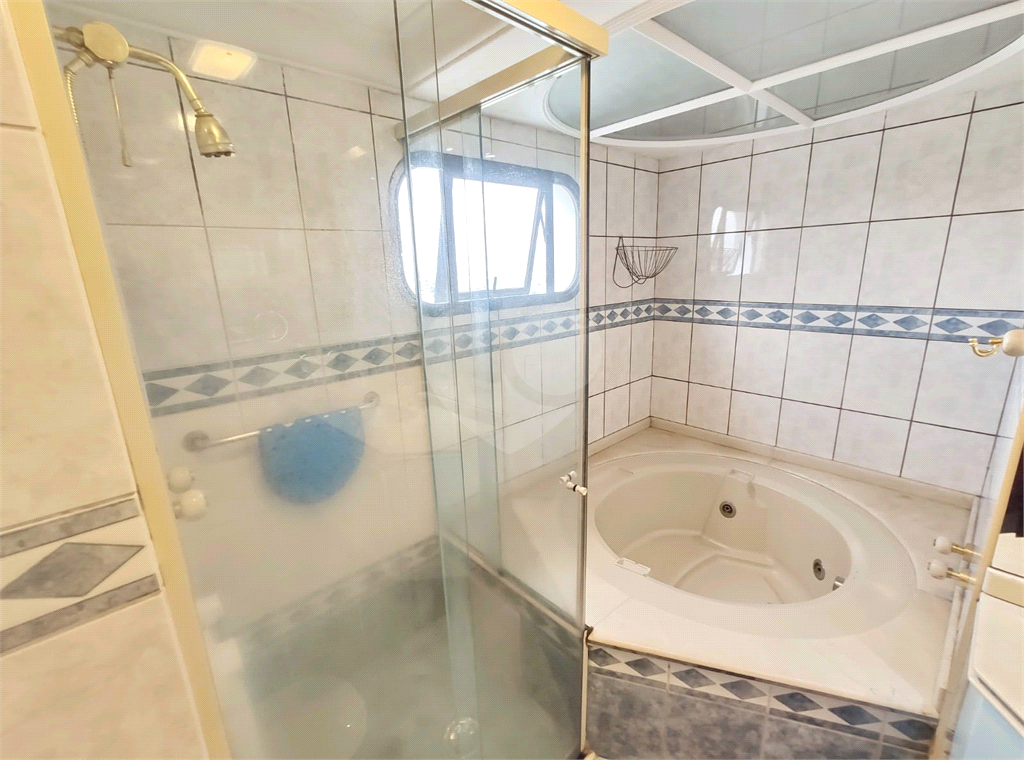 Apartamento com 3 suítes e hidromassagem 