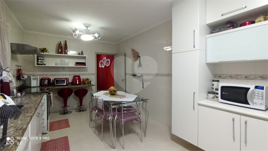 Sobrado Vila Nivi com 3 dormitórios, 1 suíte, 5 vagas