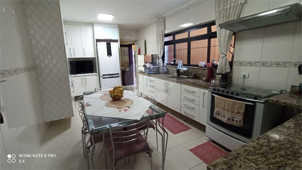 Sobrado Vila Nivi com 3 dormitórios, 1 suíte, 5 vagas