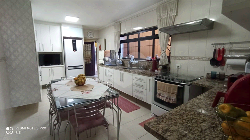 Sobrado Vila Nivi com 3 dormitórios, 1 suíte, 5 vagas
