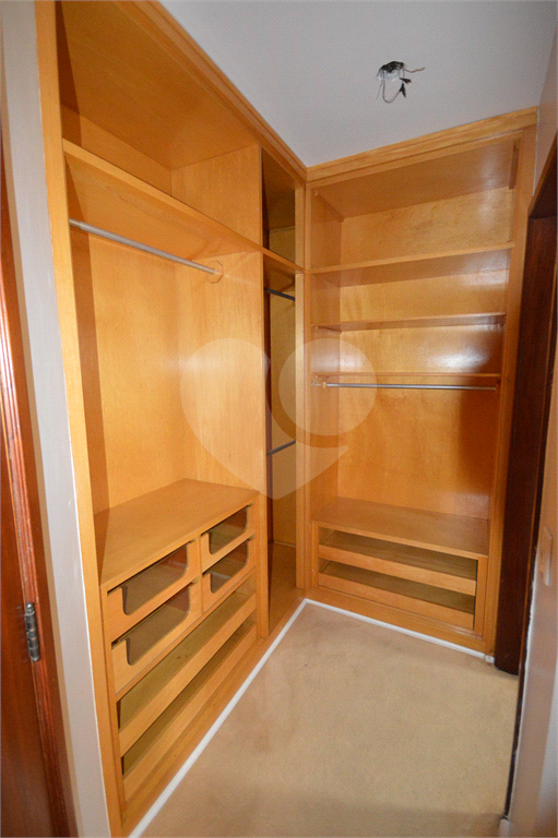 Apartamento à venda com 4 quartos, 196m² - Foto 17