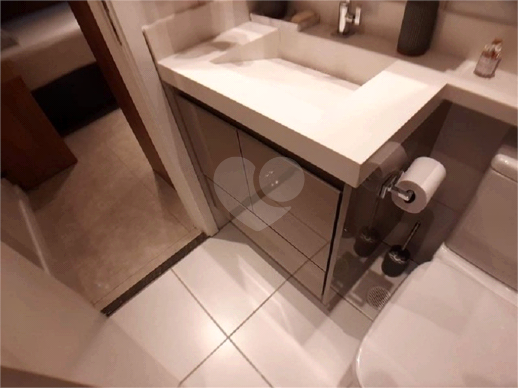 Apartamento com varanda e vaga de garagem à venda no Brás, a 5 minutos do Metrô