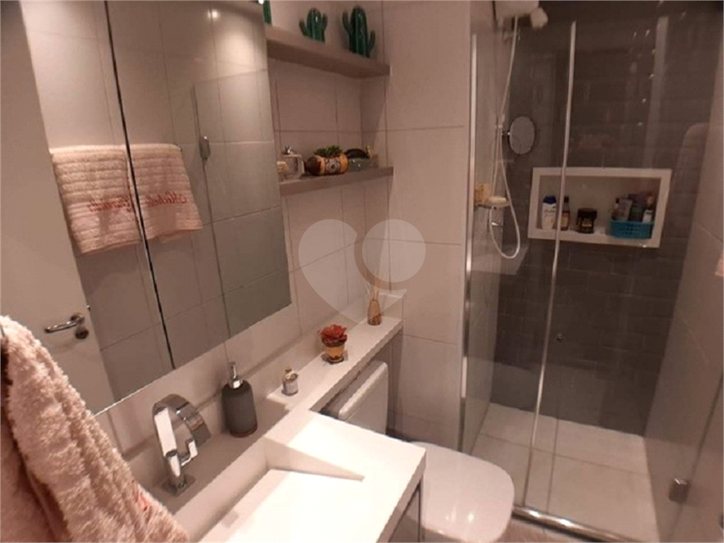 Apartamento com varanda e vaga de garagem à venda no Brás, a 5 minutos do Metrô