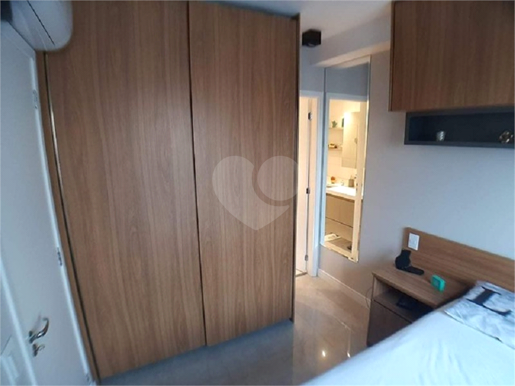 Apartamento com varanda e vaga de garagem à venda no Brás, a 5 minutos do Metrô