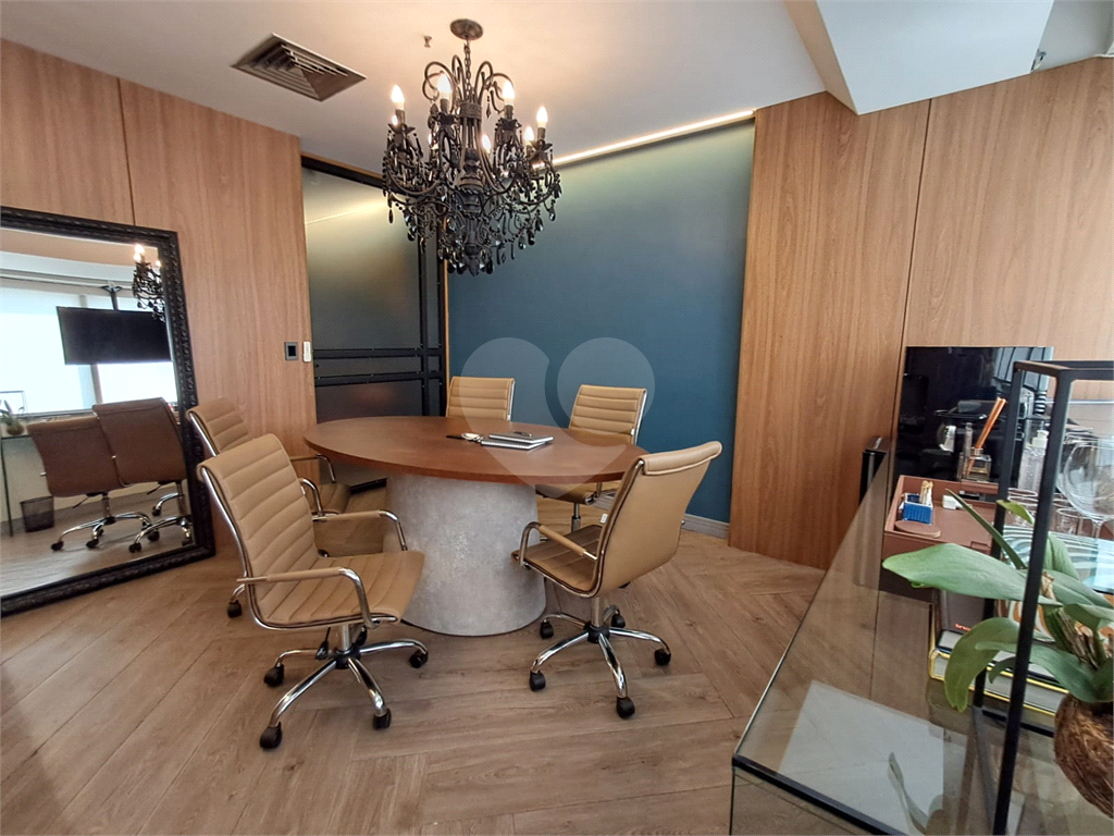 Imóvel comercial com 3 salas de escritório 1 sala de reunião cozinha 2 banheiros 3 vagas Pinheiros