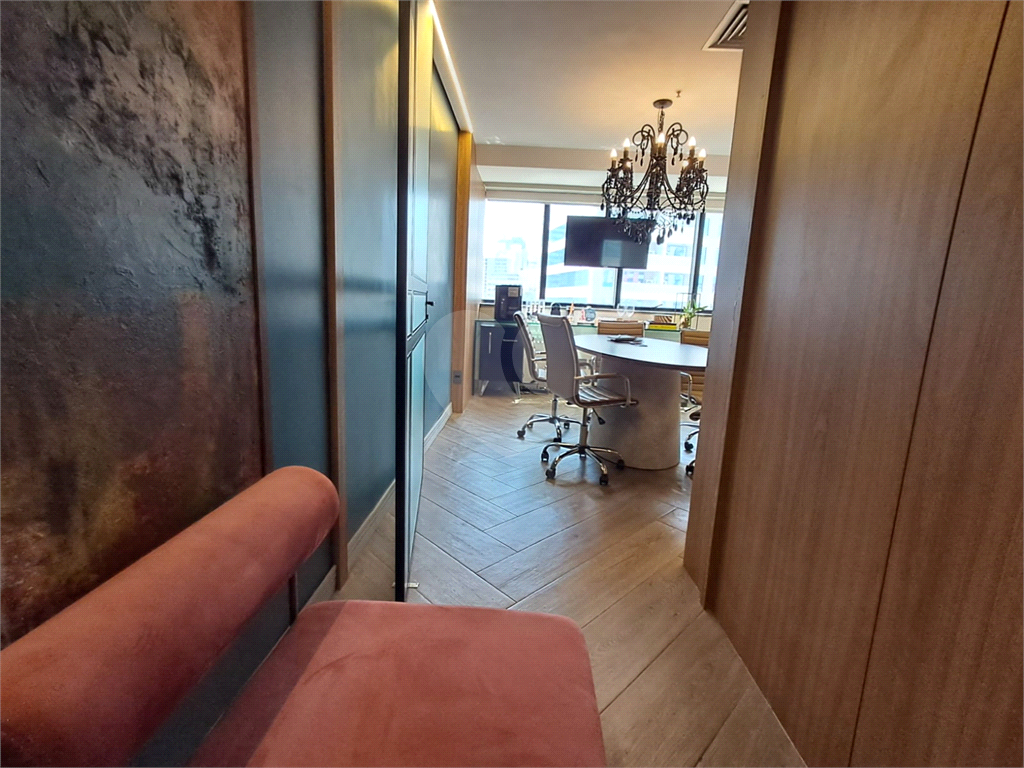Imóvel comercial com 3 salas de escritório 1 sala de reunião cozinha 2 banheiros 3 vagas Pinheiros
