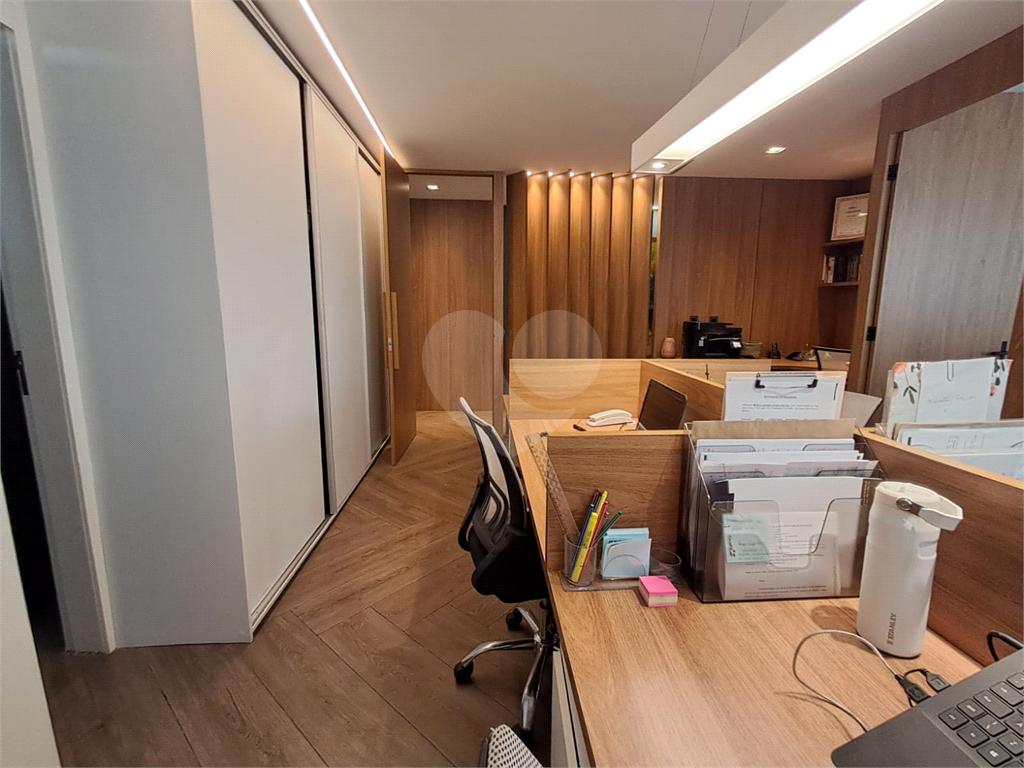 Imóvel comercial com 3 salas de escritório 1 sala de reunião cozinha 2 banheiros 3 vagas Pinheiros