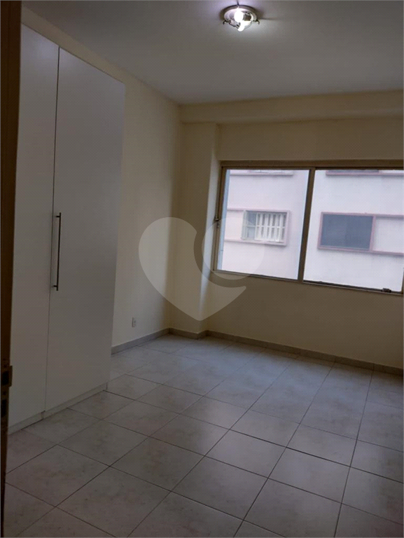 APARTAMENTO em REPÚBLICA