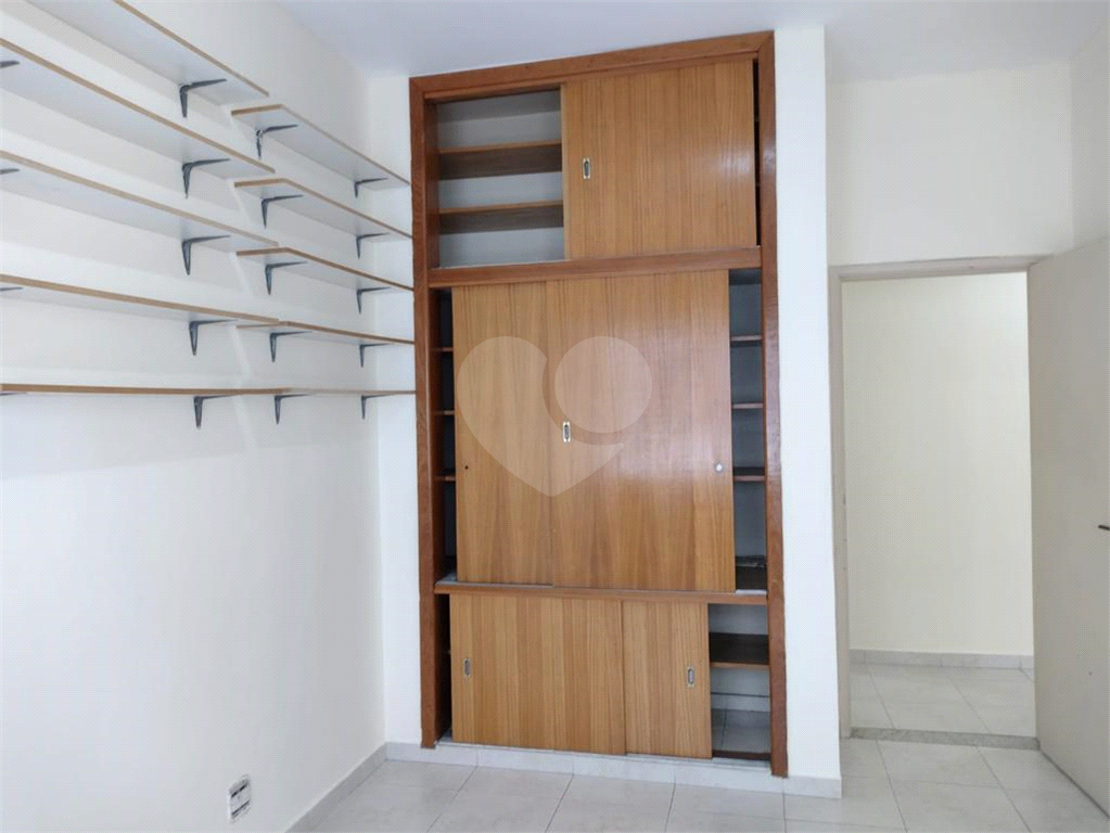 APARTAMENTO em REPÚBLICA