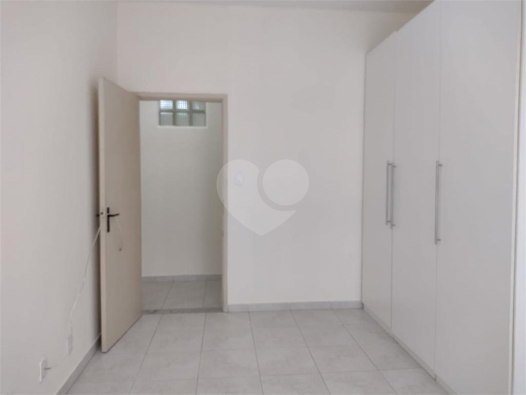APARTAMENTO em REPÚBLICA