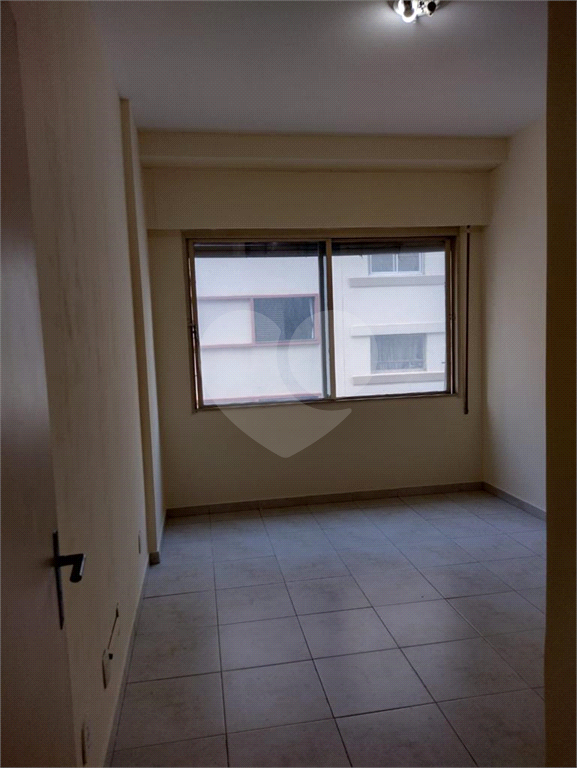 APARTAMENTO em REPÚBLICA