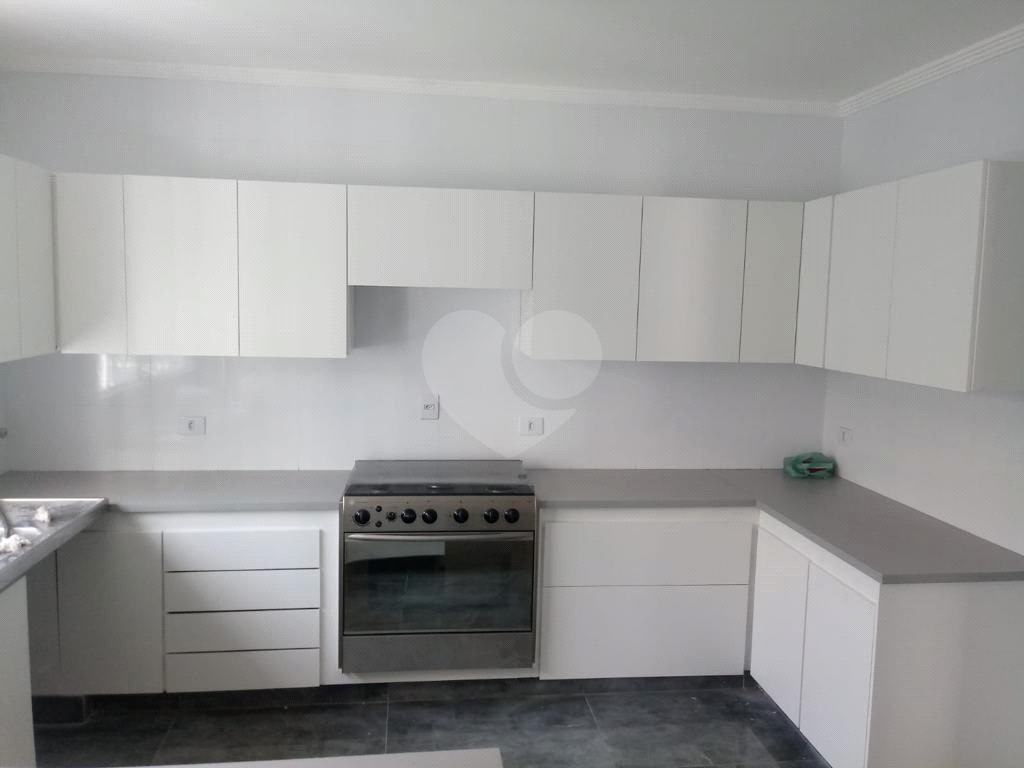 Casa à venda com 3 quartos, 228m² - Foto 10