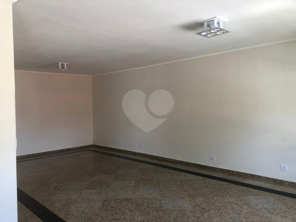 Casa à venda com 3 quartos, 228m² - Foto 12