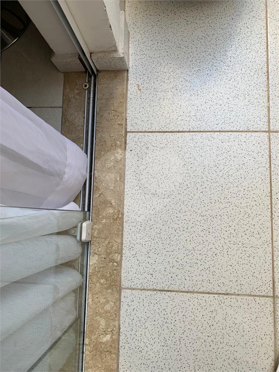 Sobrado em condomínio com 2 suítes