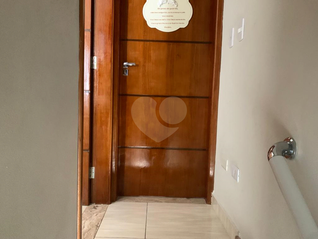 Sobrado em condomínio com 2 suítes