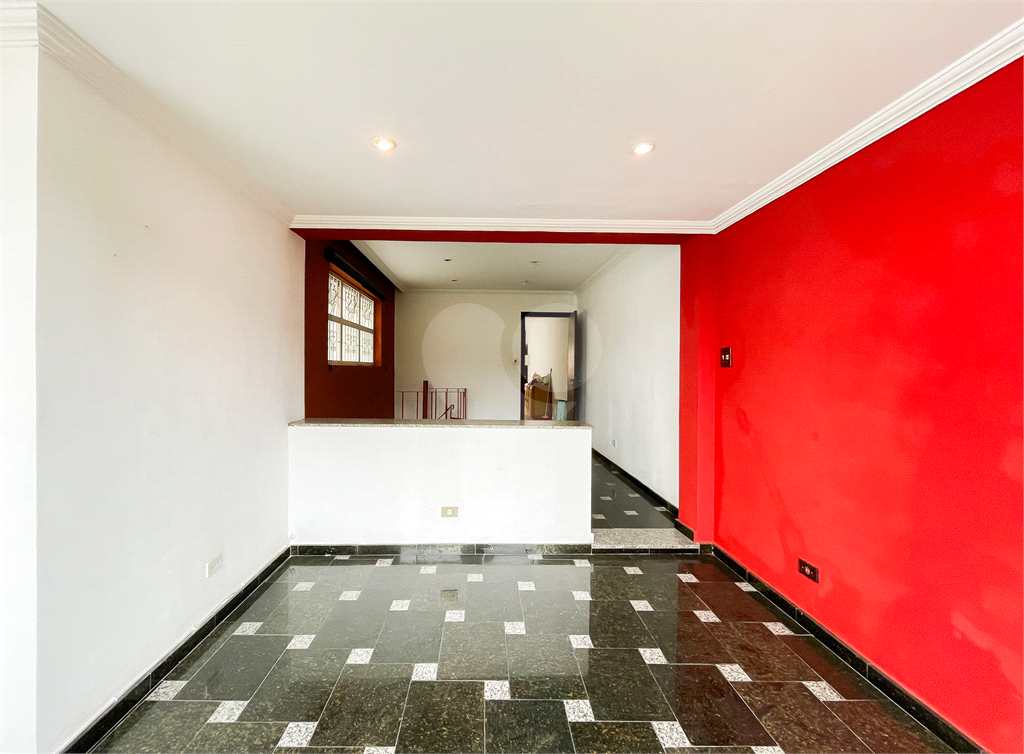 CASA À VENDA COM 4 QUARTOS NA POMPÉIA