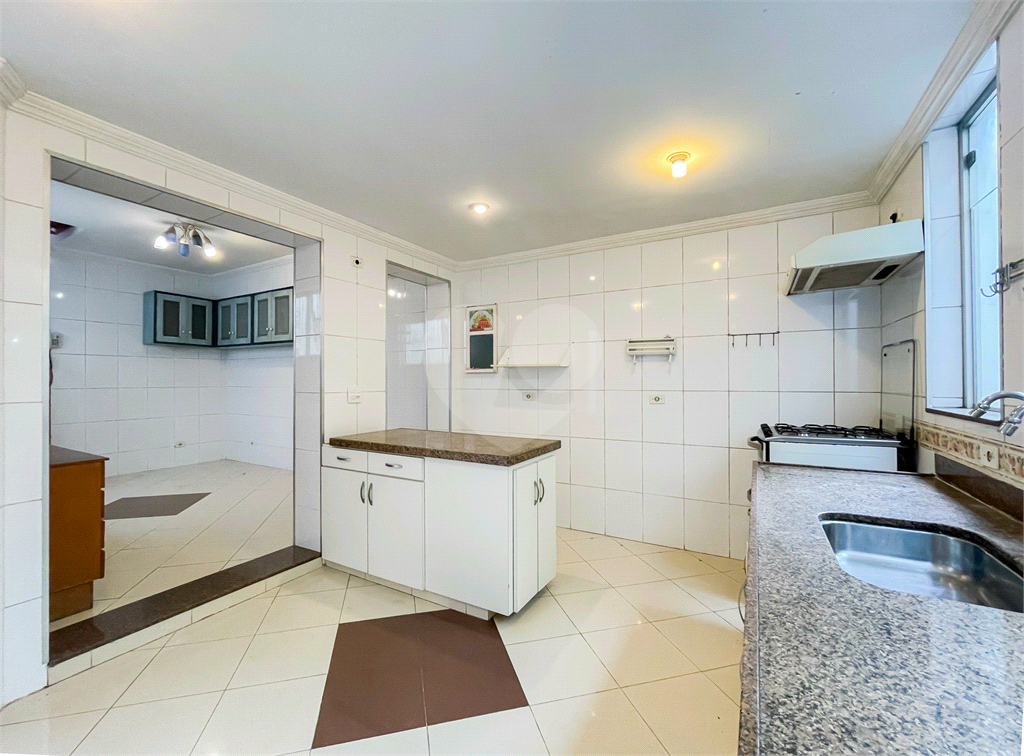 CASA À VENDA COM 4 QUARTOS NA POMPÉIA