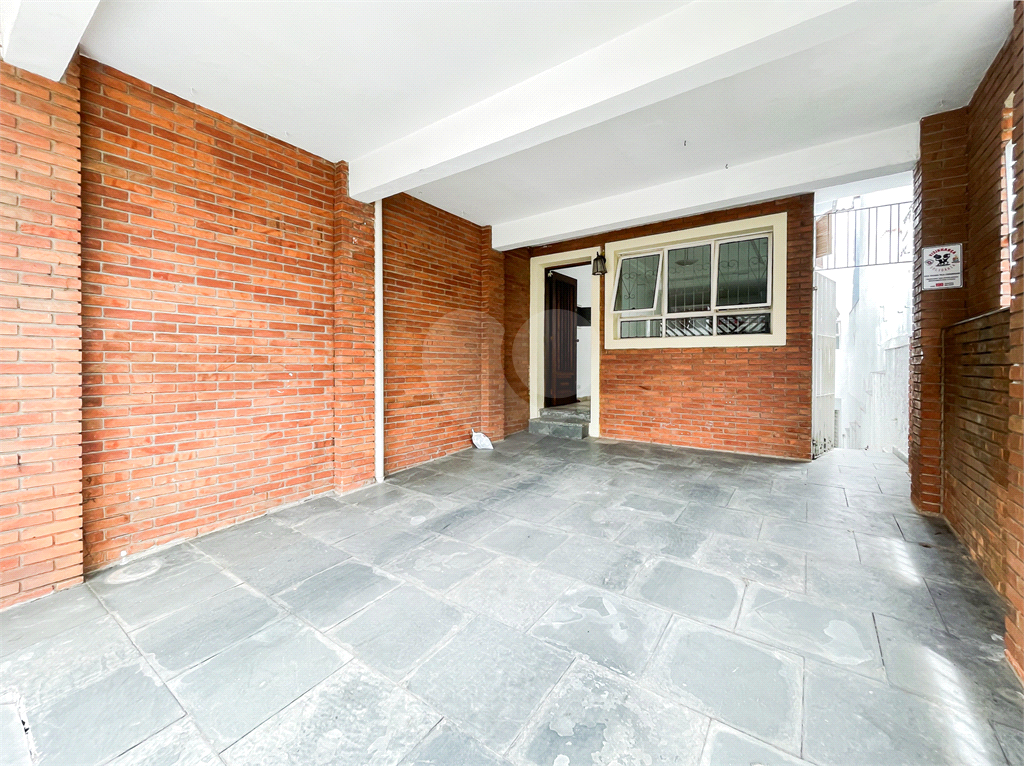 CASA À VENDA COM 4 QUARTOS NA POMPÉIA