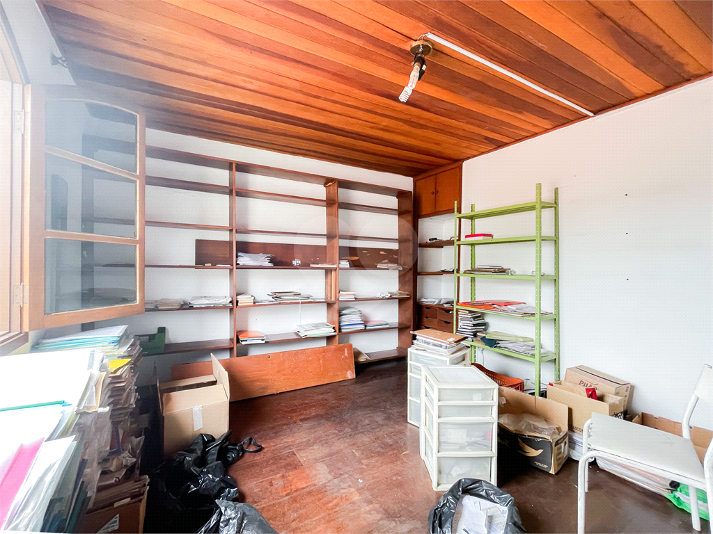 CASA À VENDA COM 4 QUARTOS NA POMPÉIA