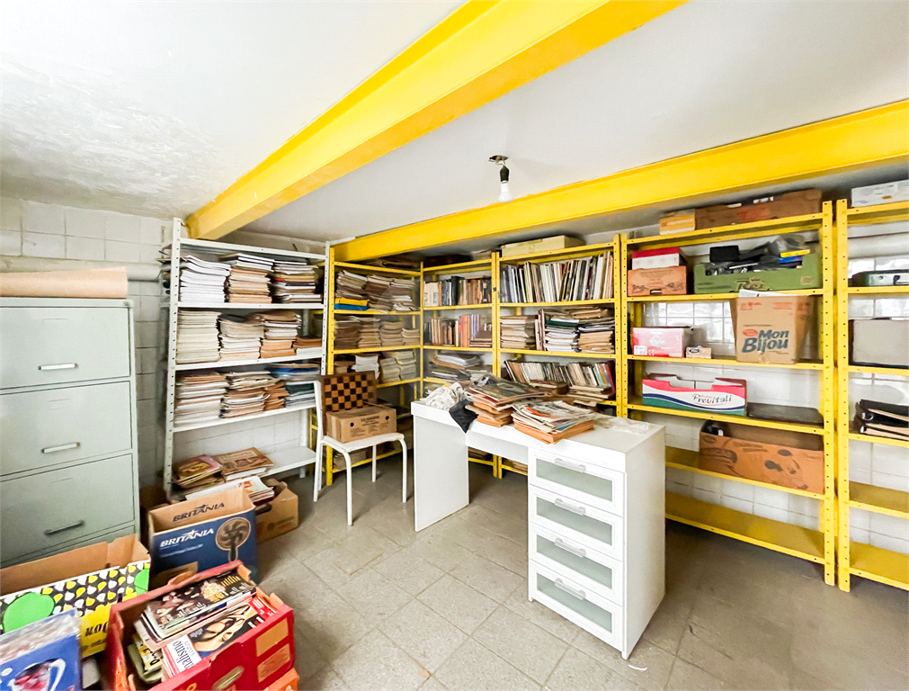 CASA À VENDA COM 4 QUARTOS NA POMPÉIA