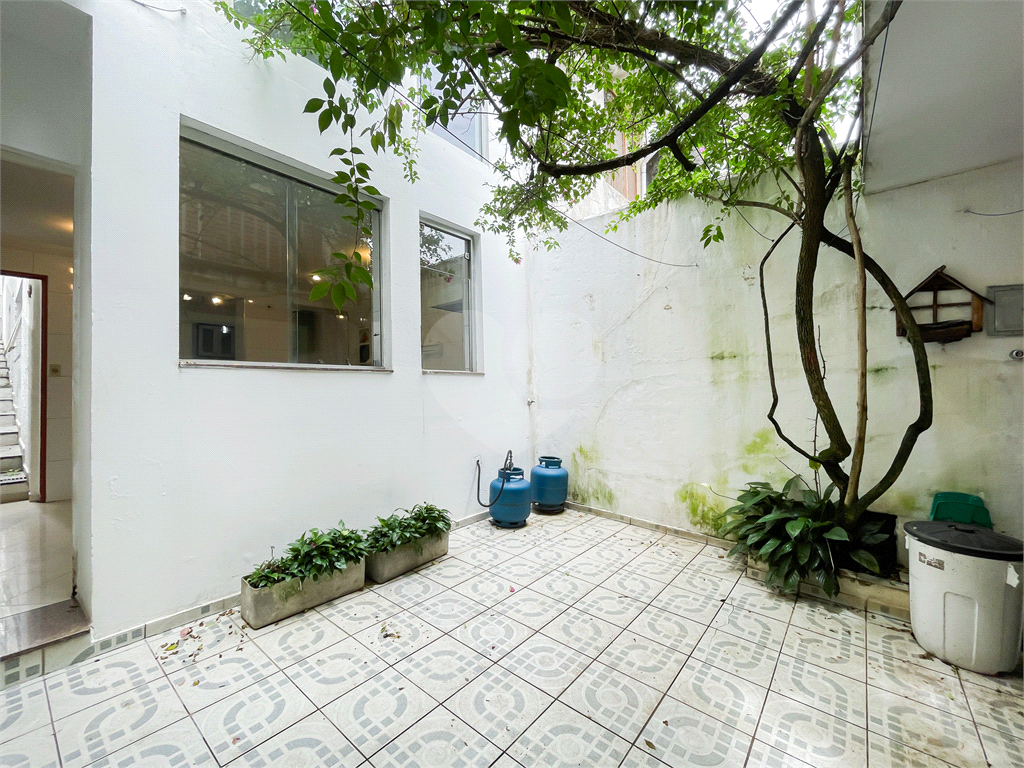 CASA À VENDA COM 4 QUARTOS NA POMPÉIA