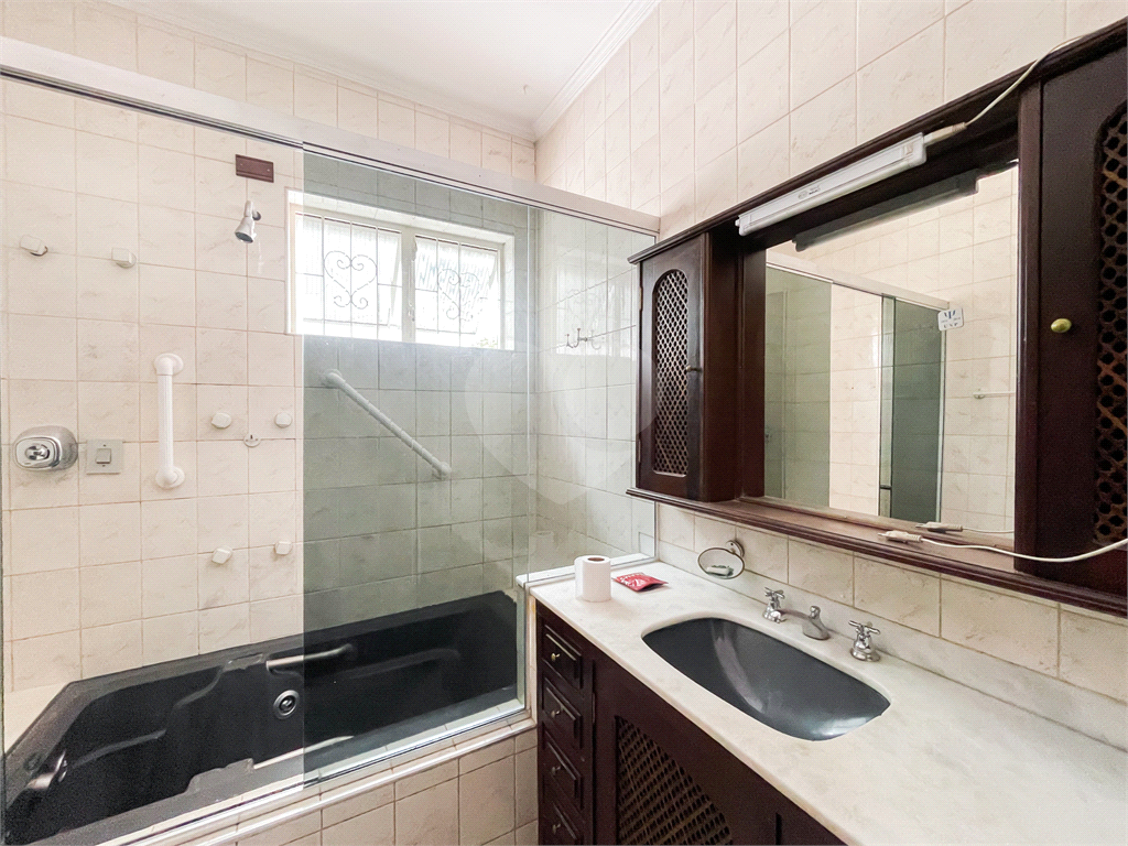 CASA À VENDA COM 4 QUARTOS NA POMPÉIA