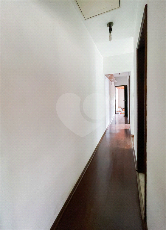 CASA À VENDA COM 4 QUARTOS NA POMPÉIA