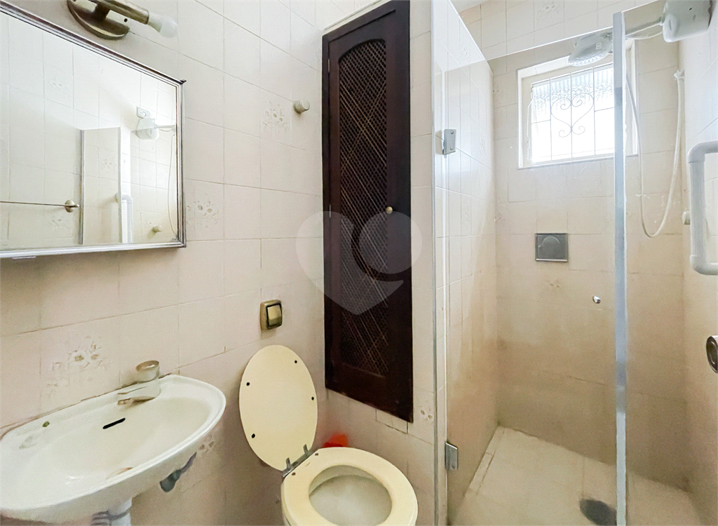CASA À VENDA COM 4 QUARTOS NA POMPÉIA