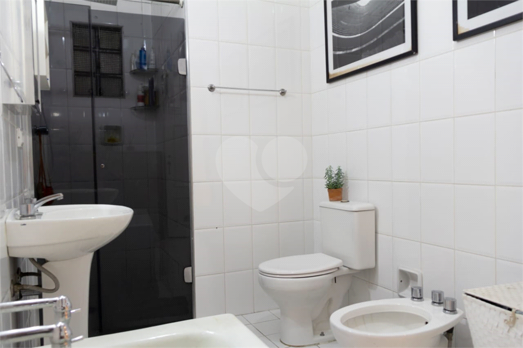 Apartamento  totalmente reformado  a venda nos Campos Elíseos.