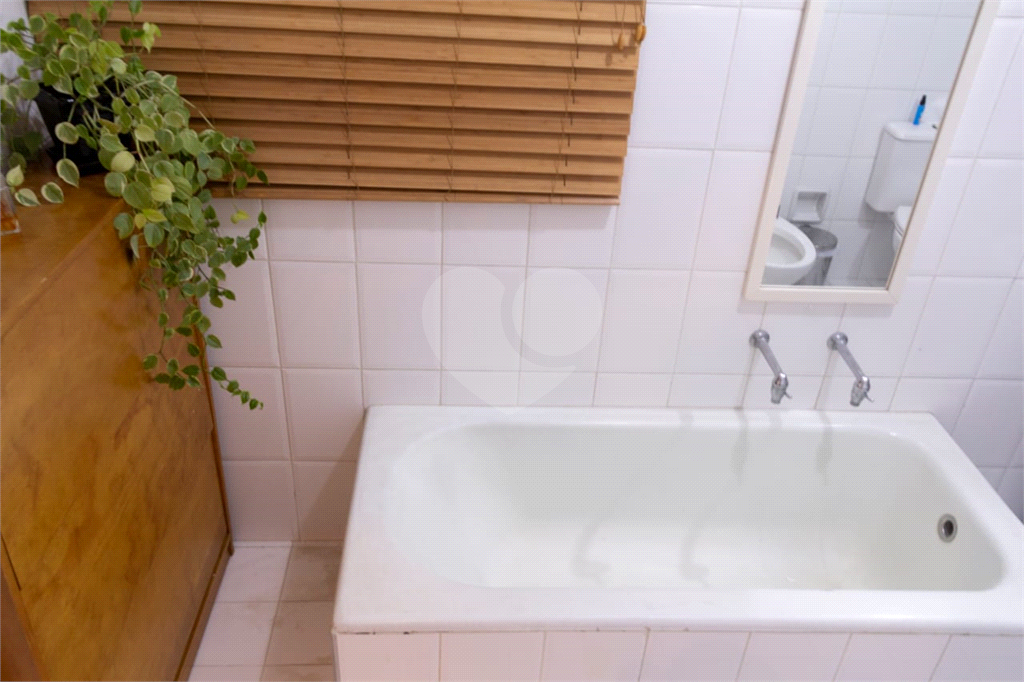 Apartamento  totalmente reformado  a venda nos Campos Elíseos.