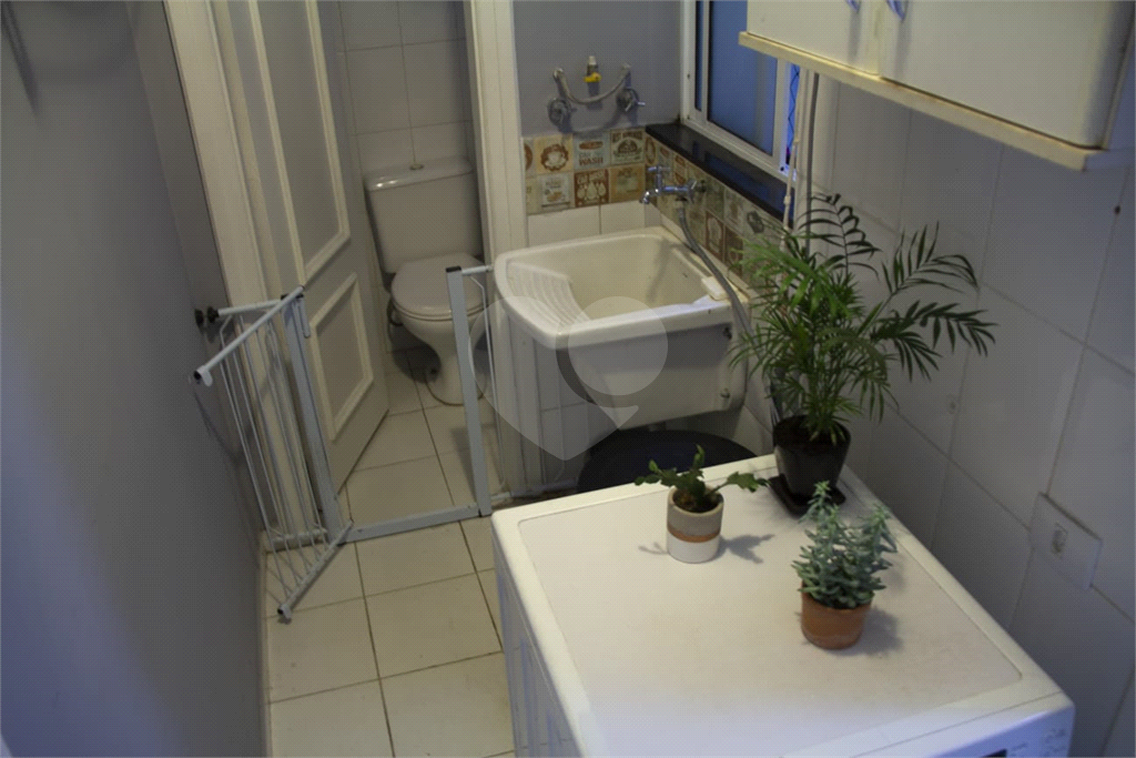 Apartamento  totalmente reformado  a venda nos Campos Elíseos.