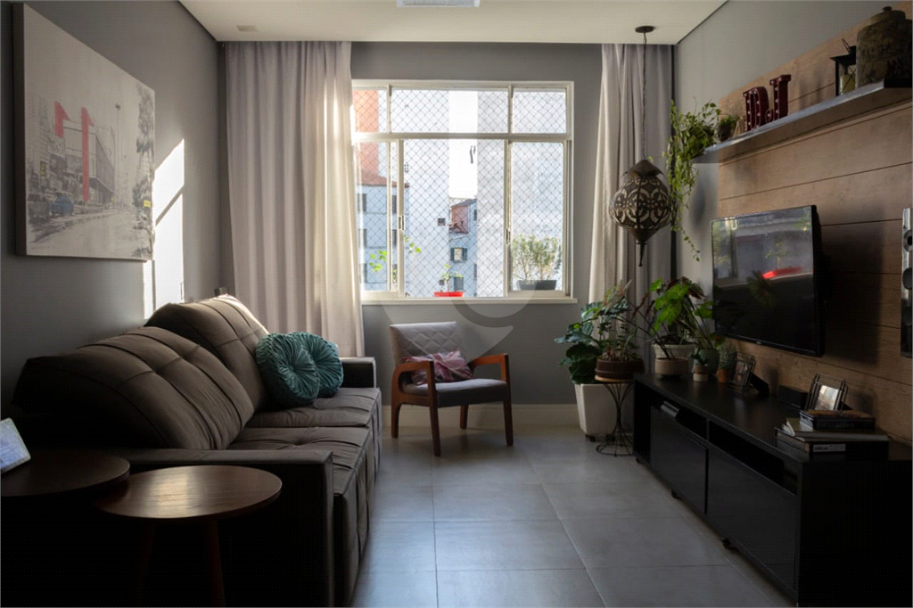 Apartamento  totalmente reformado  a venda nos Campos Elíseos.