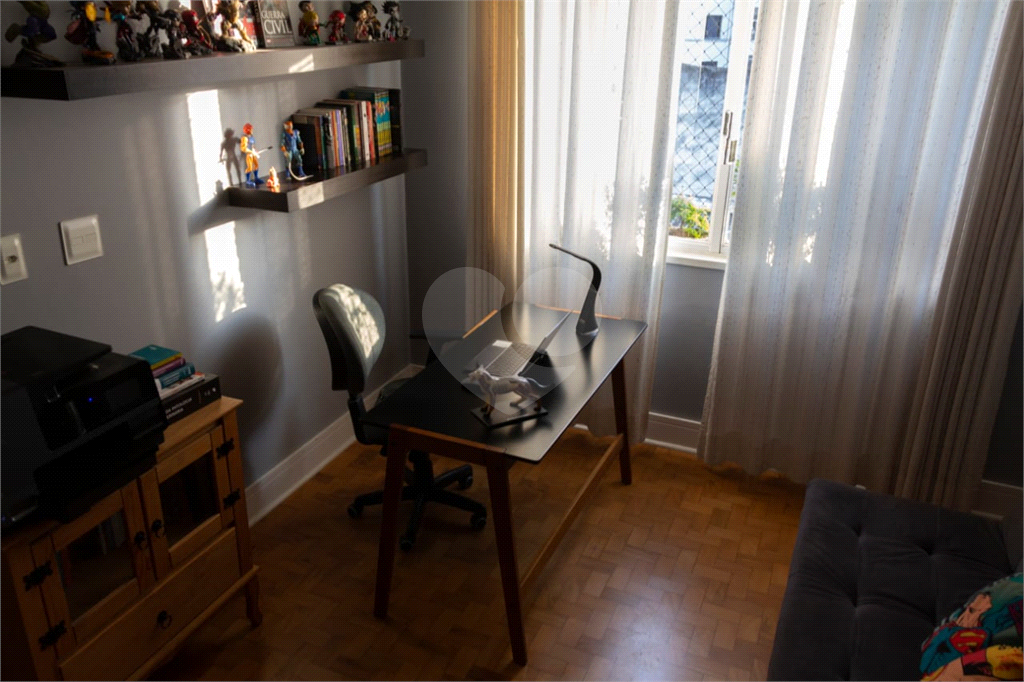 Apartamento  totalmente reformado  a venda nos Campos Elíseos.