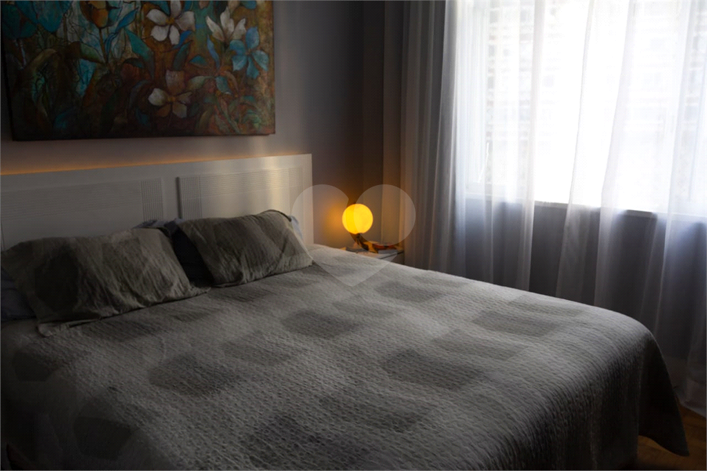 Apartamento  totalmente reformado  a venda nos Campos Elíseos.