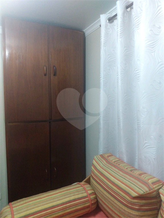 Apartamento com dois dormitórios e uma vaga próximo ao Horto Florestal